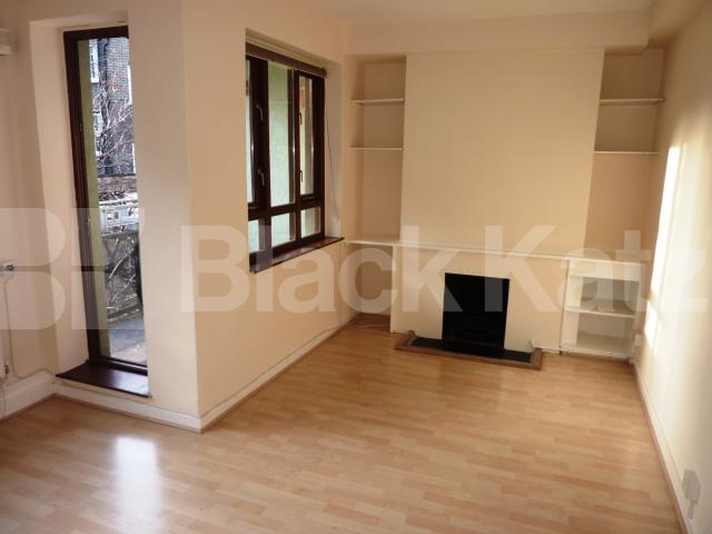 			NEW INSTRUCTION!, 2 Bedroom, 1 bath, 1 reception Flat			 Birkenhead Street, KINGS CROSS